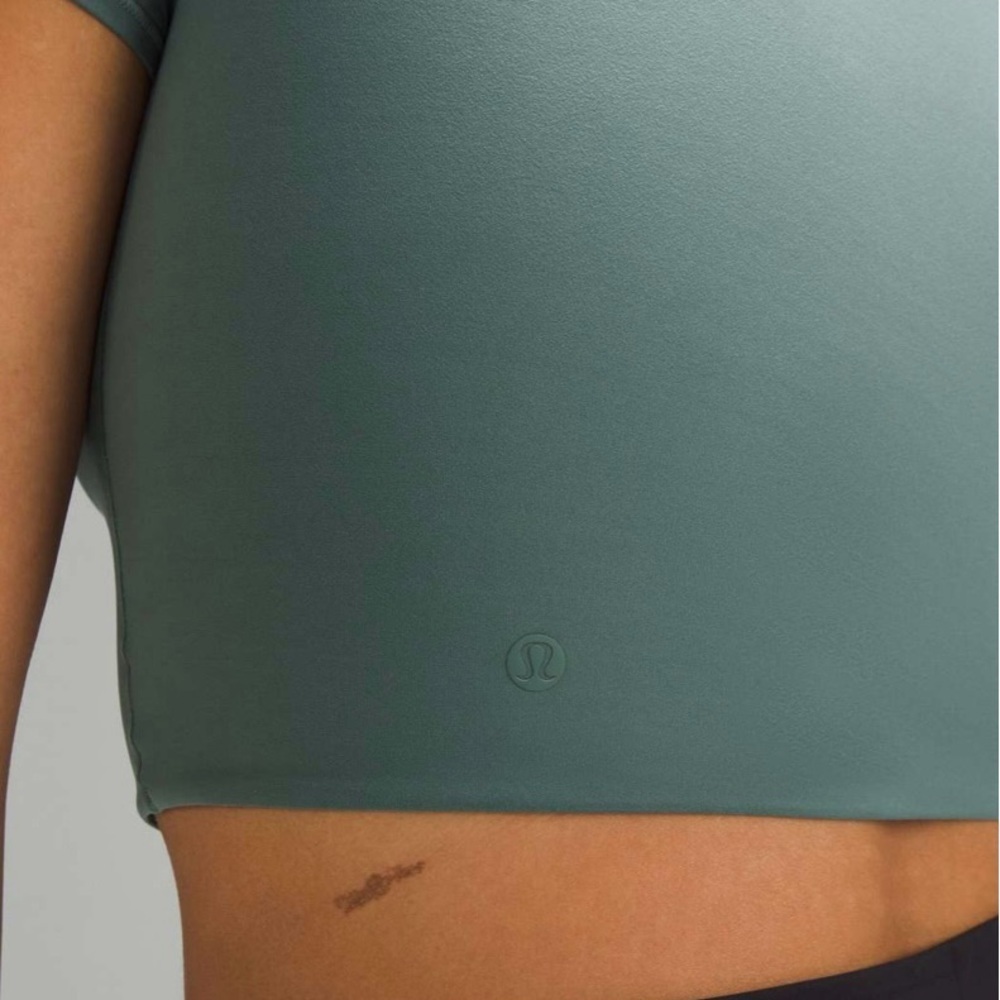 Retired Lululemon Nulu Crewneck Cropped T-Shirt Medium Forest Green Rare Sz S - Picture 3 of 10